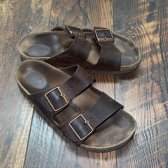 Women’s gently used Birkenstocks Arizona Soft footbed sandals - Picture 3 of 5